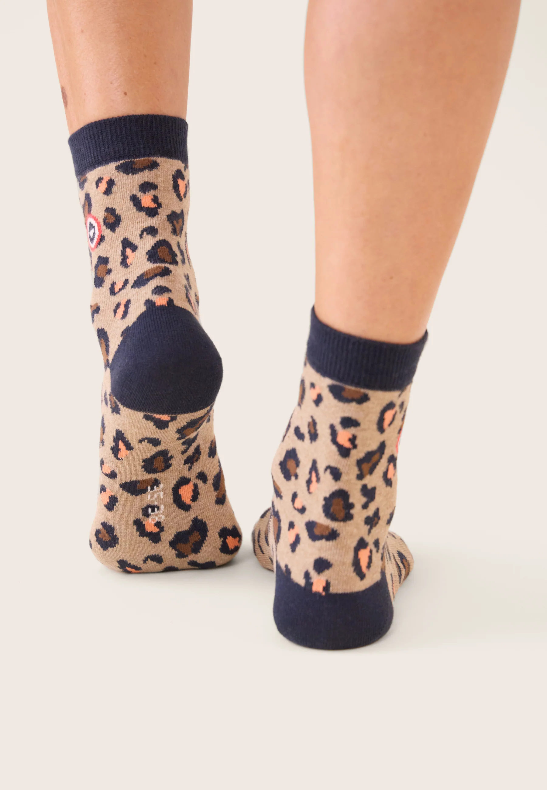 Chaussettes mi-hautes femme à motif léopard - Lucie Léopard - Image 2